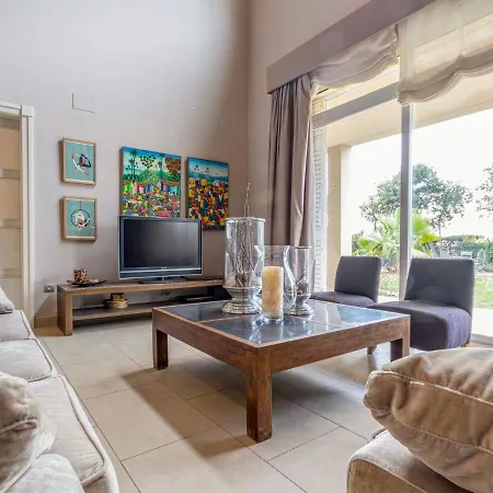 Can Roca Villa